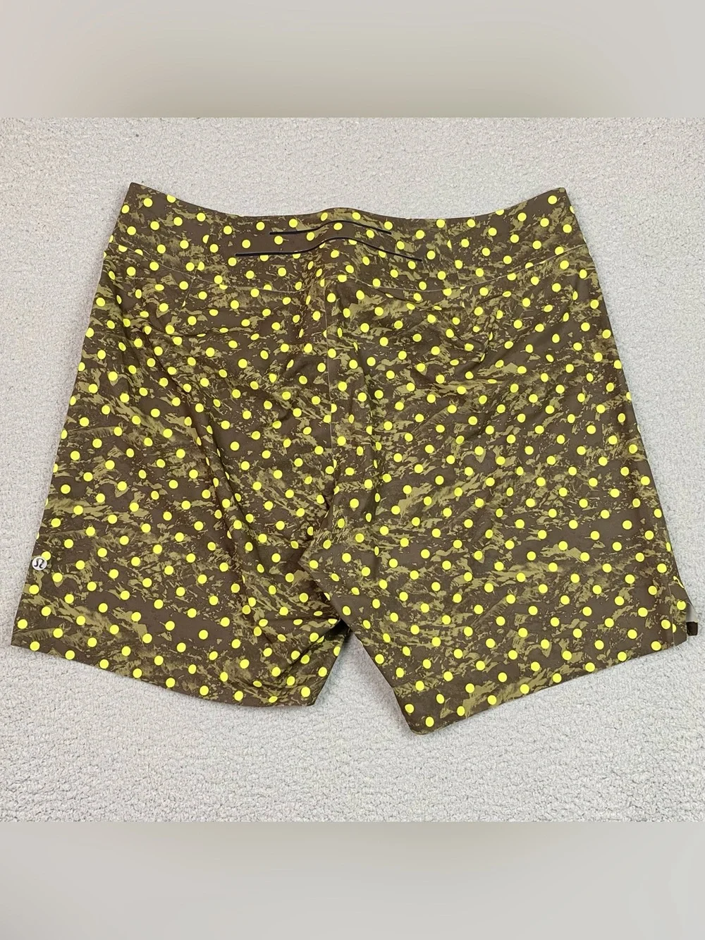 Lululemon Board Shorts Men's Size 36 Yellow Beach Swim Summer Surf Linerless EUC